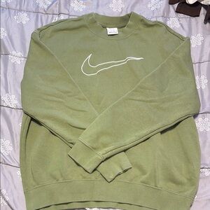 Nike Green Sweatshirt with Classic Crewneck